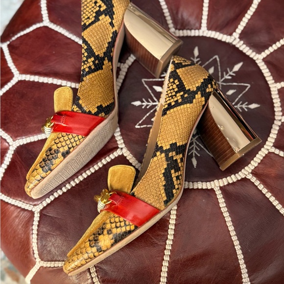 TORY BURCH loafers Stylish Snake Print Heels with Gold Accent - Picture 4 of 14
